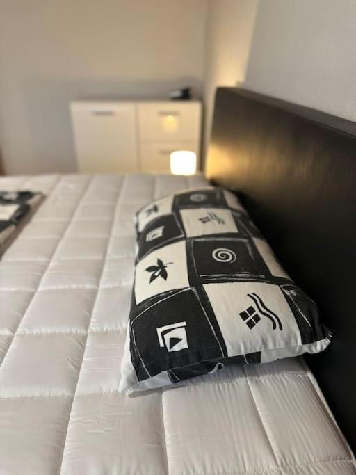 Gemuetliche 2 Zimmer Wohnung Бад-Герсфельд Екстер'єр фото